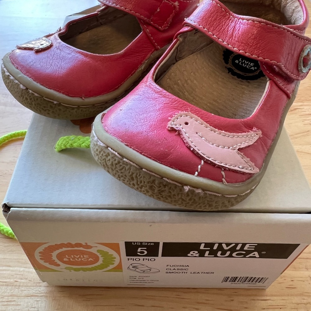 Livie & Luca Pio Pio Pink Shoes size 5